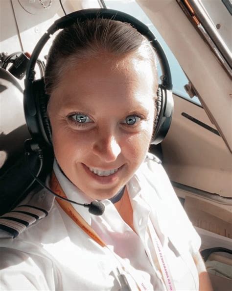 dhl air uk pilot careers.